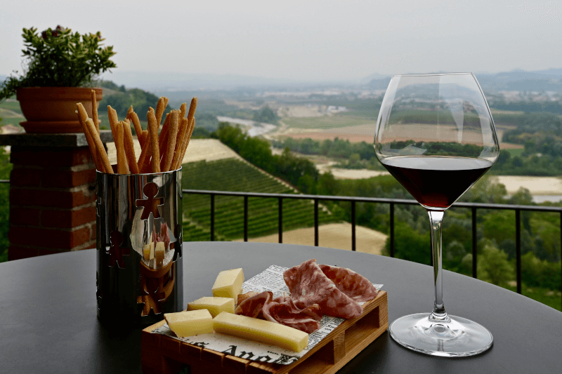 Vin Barolo cu Antipasti Vin Barolo cu Antipasti